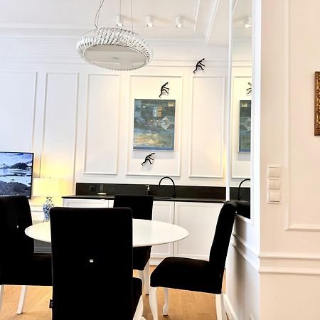 Mondrian Luxury Suites & Apartments Market Square I Warsaw Ngoại thất bức ảnh